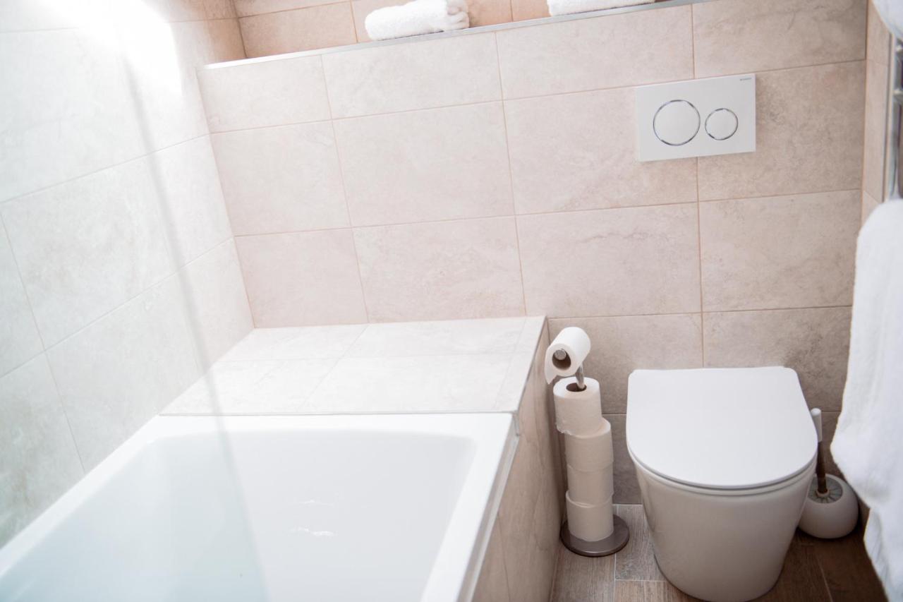 The Wellington Heifer Bed & Breakfast Northallerton Room photo